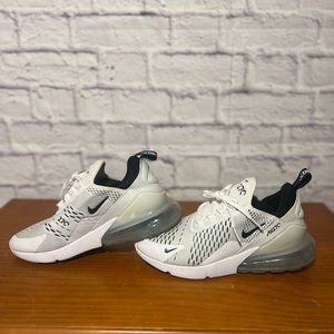 W size 8 Nike Air Max 270